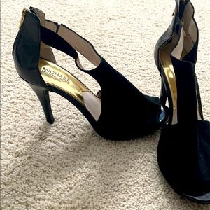 Michael Kors Leighton Black Peep Toe size 10